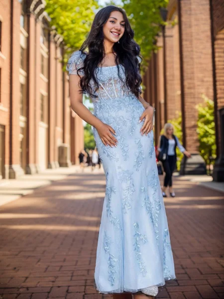 Sheath Square Short Sleeves...