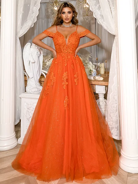 A-Line/Princess Tulle V-neck Appliques Lace Spaghetti Straps Sweep Train Dresses