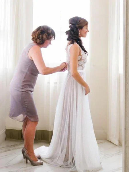 A-Line/Princess Scoop Sweep...