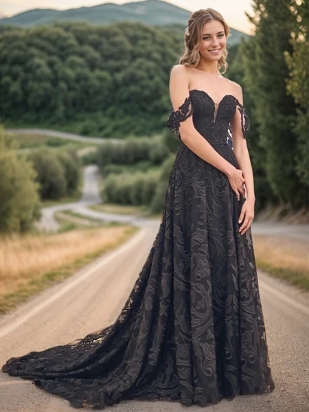 A-line/Princess Sweetheart Court Train Lace Sleeveless Crossed Straps Wedding Dresses