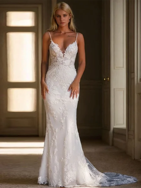 Sheath V-neck Appliques Lace Court Train Tulle Wedding Dress