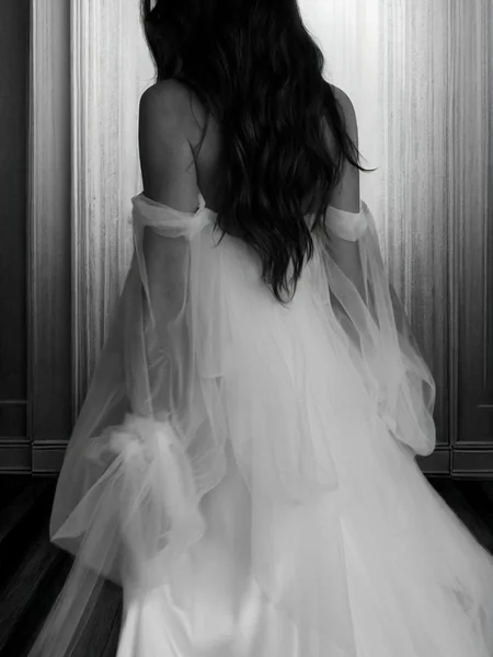 Column Off-the-Shoulder...