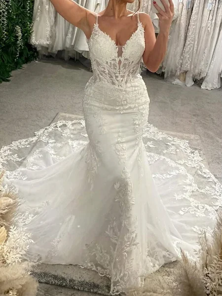 Trumpet/Mermaid Tulle V-neck Sleeveless Cathedral Train Wedding Dress