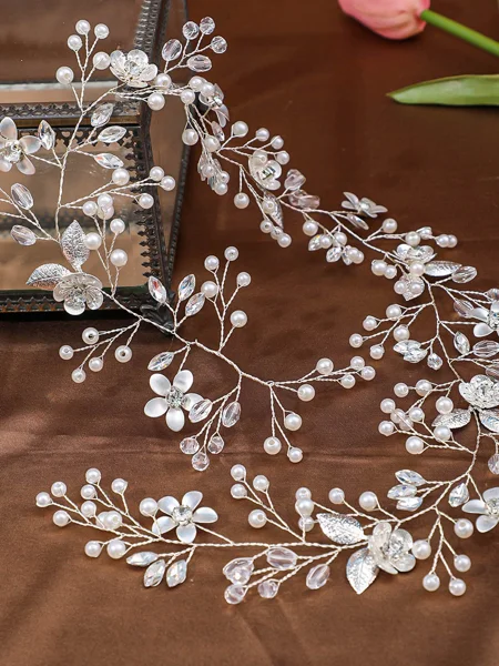 Delicate Imitation Pearl...