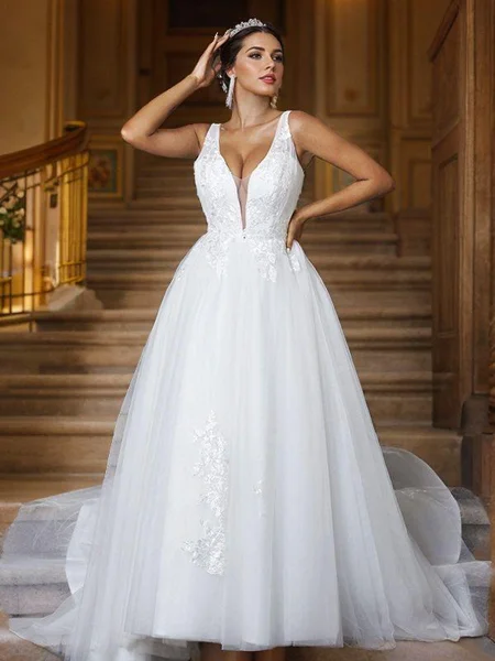 A-Line/Princess Tulle Applique V-neck Sleeveless Sweep Train Wedding Dresses