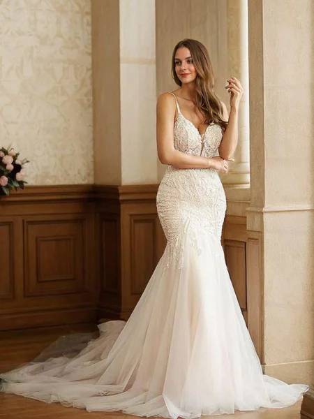Trumpet/Mermaid Tulle Lace V-neck Sleeveless Cathedral Train Wedding Dresses