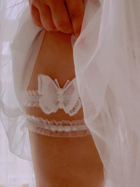 Pretty Bridal/Feminine Lace...
