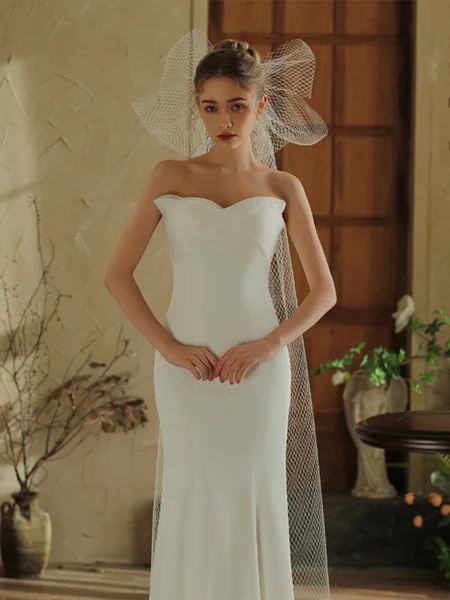 Elegant Tulle One-Tier...