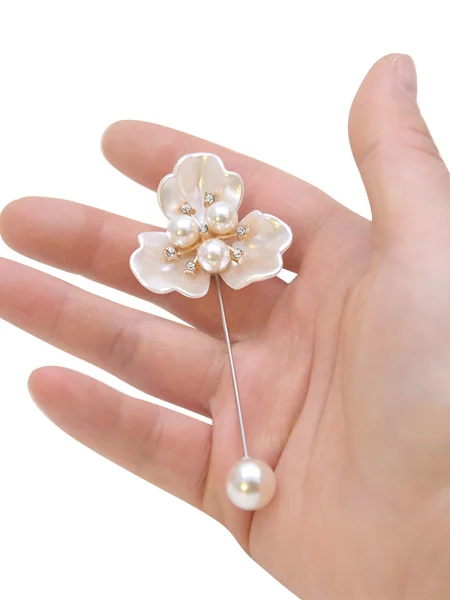 Classic Free-Form Imitation Pearl Boutonniere(Sold in a single piece)