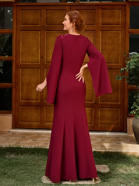 Sheath Scoop Long Sleeves...