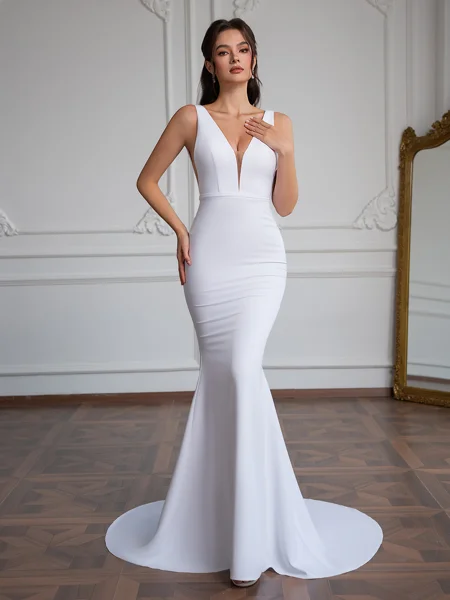 Sheath V-neck Court Train...