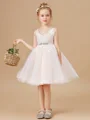 A-Line/Princess V-neck Knee-Length Tulle Junior Bridemaid Dresses With Belt/Sash