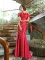 Trumpet/Mermaid Strapless Sweep Train Taffeta Mother of the Bride Dresses