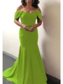 Trumpet/Mermaid Off-the-Shoulder Sweep Train Silk Like Satin Mother of the Bride Dresses With Ruffles