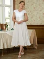 A-Line/Princess V-neck Tea-Length Chiffon Mother of the Bride Dresses With Lace