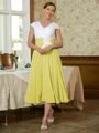A-Line/Princess V-neck Tea-Length Chiffon Mother of the Bride Dresses With Lace