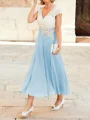 A-Line/Princess V-neck Tea-Length Chiffon Mother of the Bride Dresses With Lace Applique