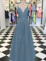 A-Line/Princess V-neck Floor-Length Tulle Prom Dresses With Appliques Lace