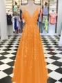 A-Line/Princess V-neck Floor-Length Tulle Prom Dresses With Appliques Lace