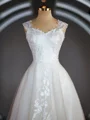 A-Line/Princess Sweetheart Sweep Train Lace Wedding Dresses with Appliques Lace