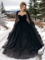 A-line/Princess Sweetheart Court Train Tulle Wedding Dress with Appliques Lace
