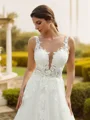 A-Line/Princess Tulle Lace Scoop Sleeveless Chapel Train Wedding Dresses
