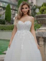 A-line/Princess Tulle Sweetheart Sleeveless Sweep Train Wedding Dress