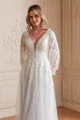 A-Line/Princess Tulle Lace V-neck Long Sleeves Court Train Wedding Dresses