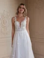 A-Line/Princess Tulle Lace Scoop Sleeveless Chapel Train Wedding Dresses