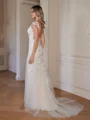 Sheath/Column Tulle Lace Scoop Sleeveless Court Train Wedding Dresses