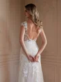 Sheath/Column Tulle Lace Scoop Sleeveless Court Train Wedding Dresses