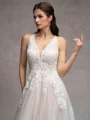 A-Line/Princess Tulle Lace V-Neck Sleeveless Court Train Wedding Dresses