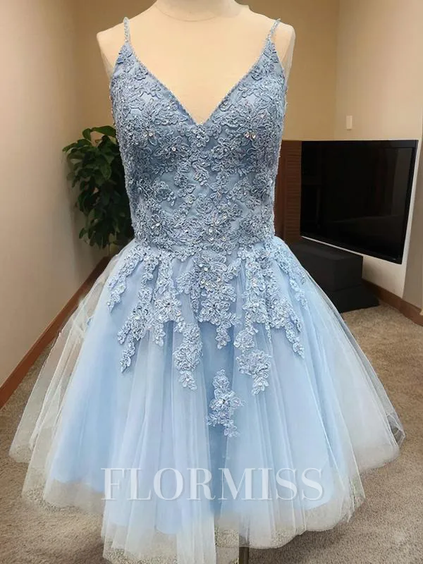 A-Line/Princess V-neck Short/Mini Tulle Homecoming Dress With Appliques Lace