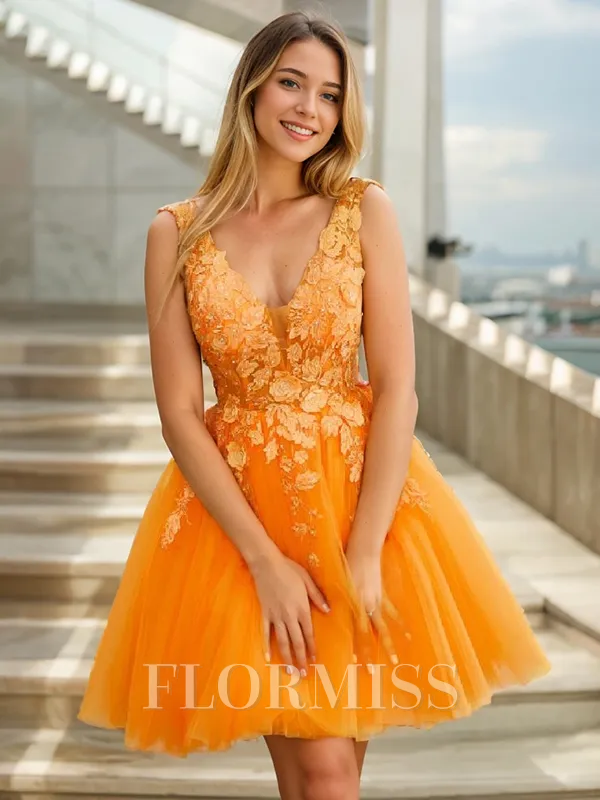 Ball-Gown V-neck Appliques Lace Short/Mini Tulle Homecoming Dress