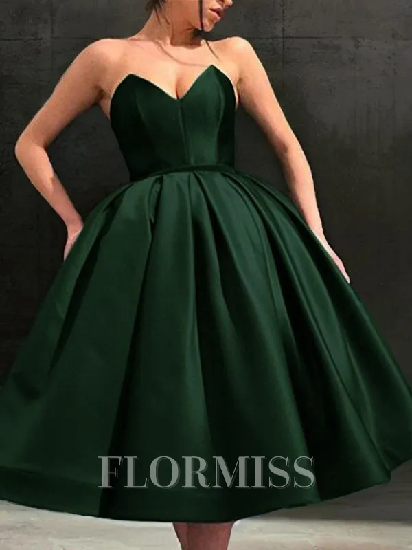 A-Line/Princess Sweetheart Short/Mini Satin Homecoming Dress With Ruffles