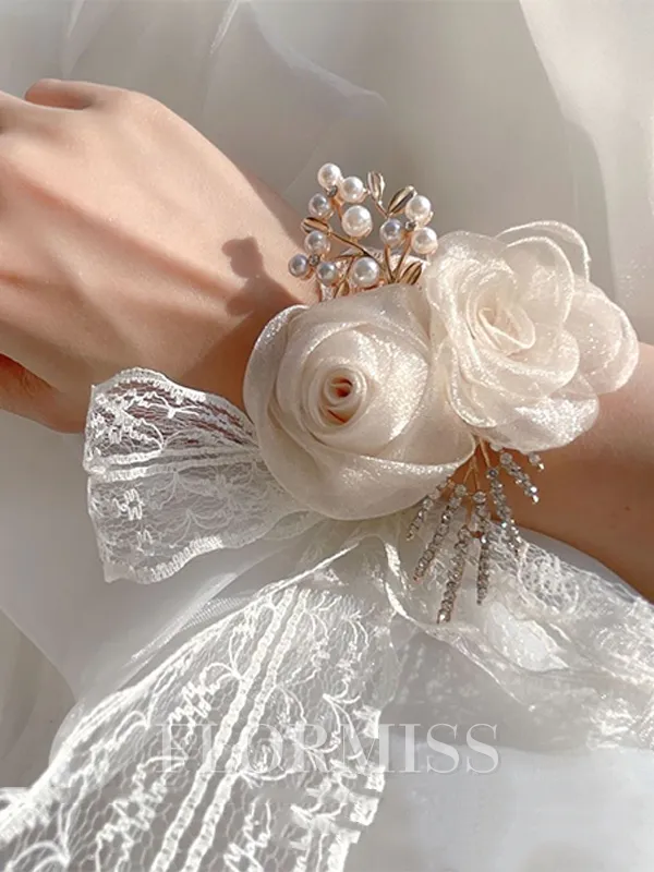 Delicate Lace Wrist Corsage