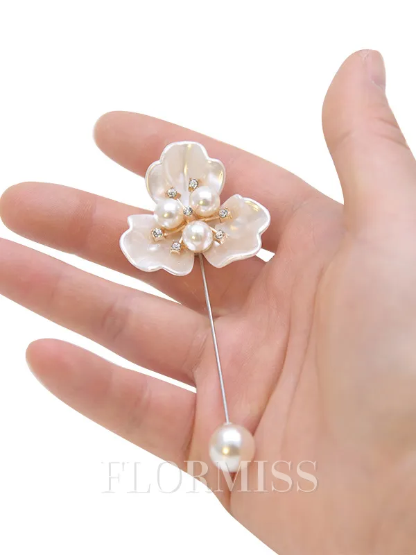 Classic Free-Form Imitation Pearl Boutonniere(Sold in a single piece)
