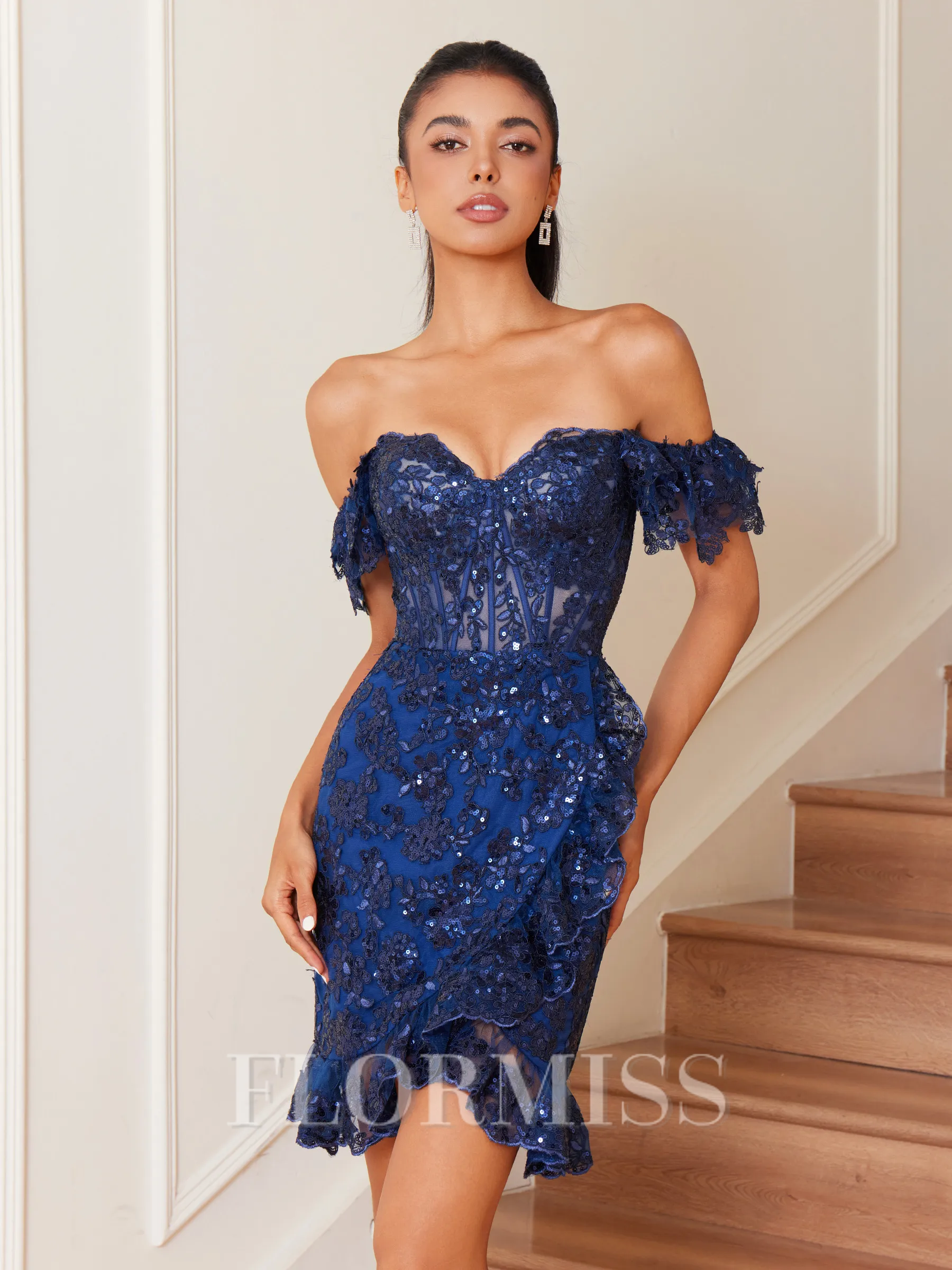 Sheath Off-the-Shoulder Appliques Lace Short/Mini Tulle Corset Homecoming Dress