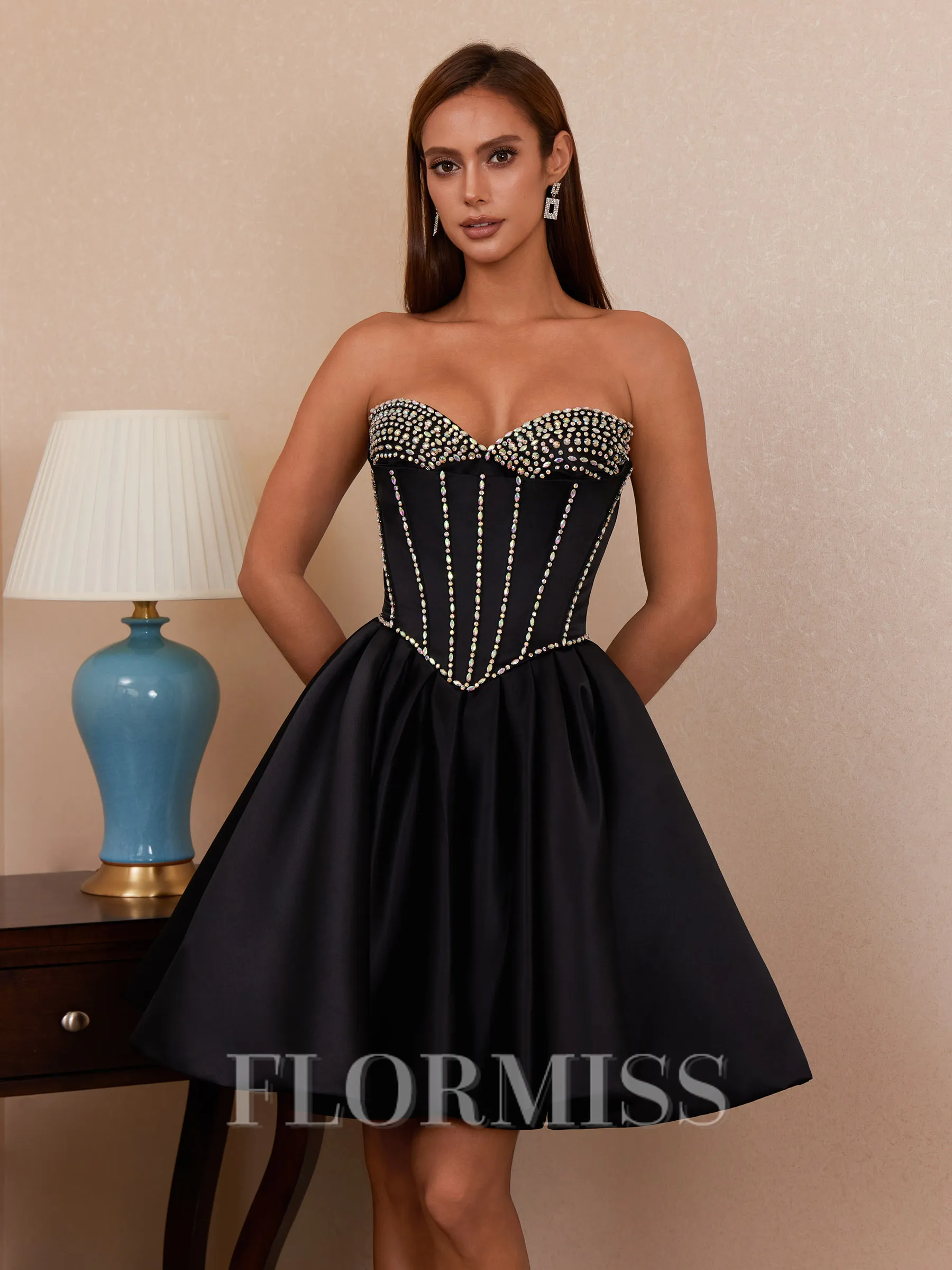 A-line Sweetheart Bow Short/Mini Satin Corset Homecoming Dress