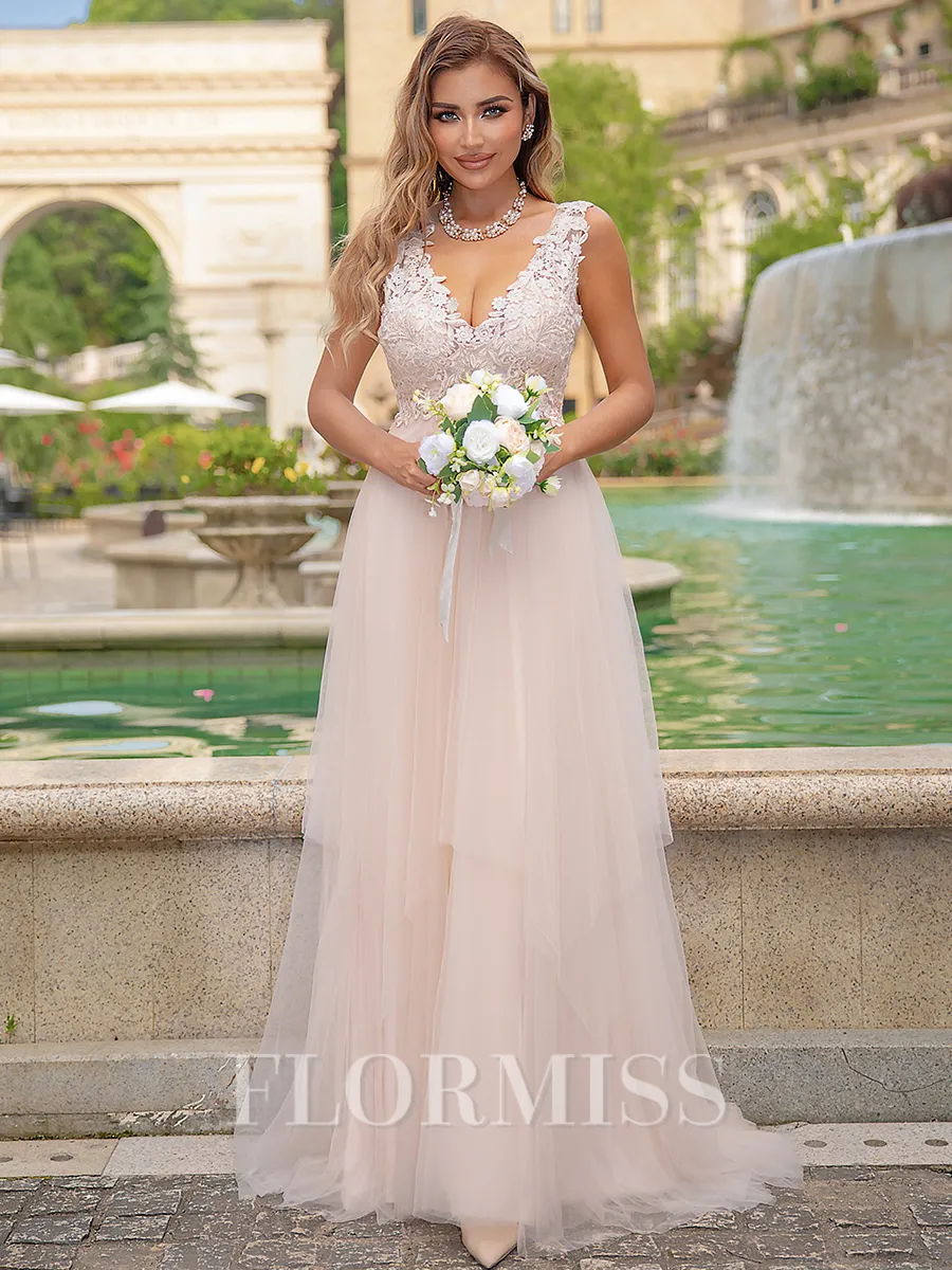 A-line/Princess Tulle V-neck Sleeveless Sweep Train Wedding Dress