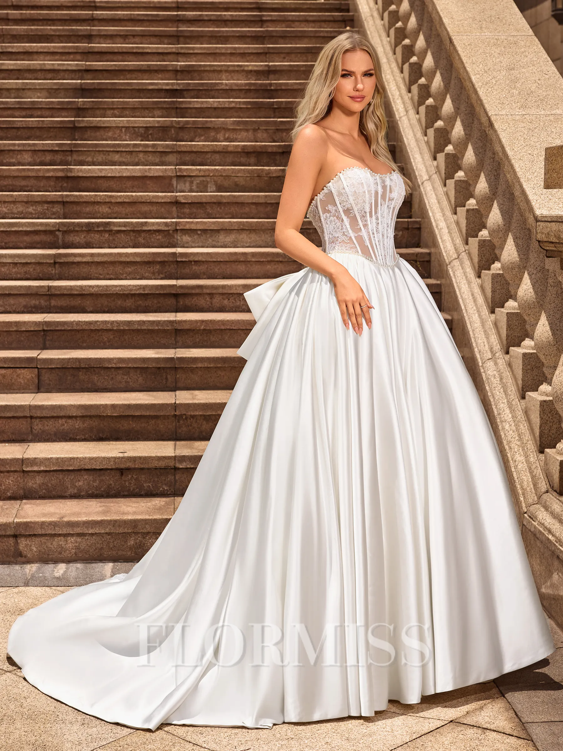 Ball Gown Satin Sweetheart Sleeveless Court Train Wedding Dresses