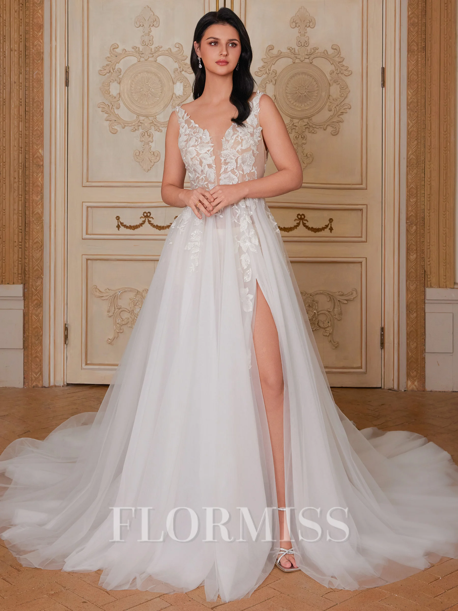 A-line V-neck Appliques Lace Chapel Train Tulle Wedding Dress