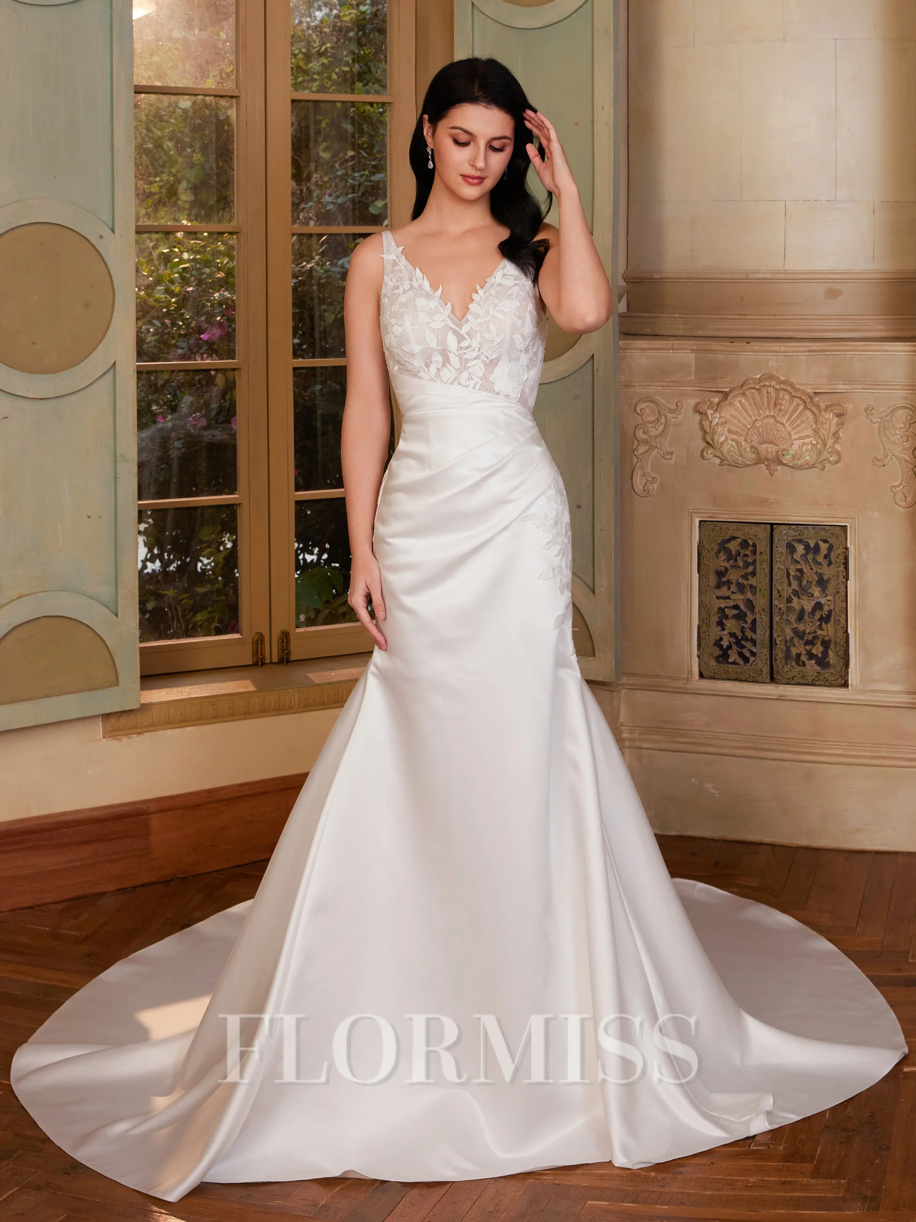 Sheath V-neck Appliques Lace Court Train Satin Wedding Dress