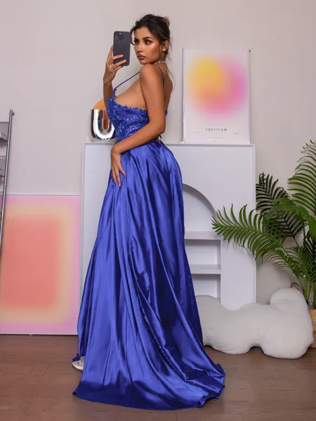 A-line V-neck Appliques...