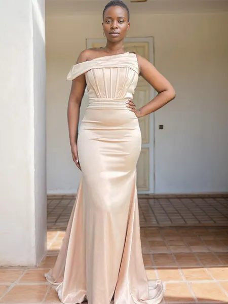 Sheath Pleated Sweep Train...