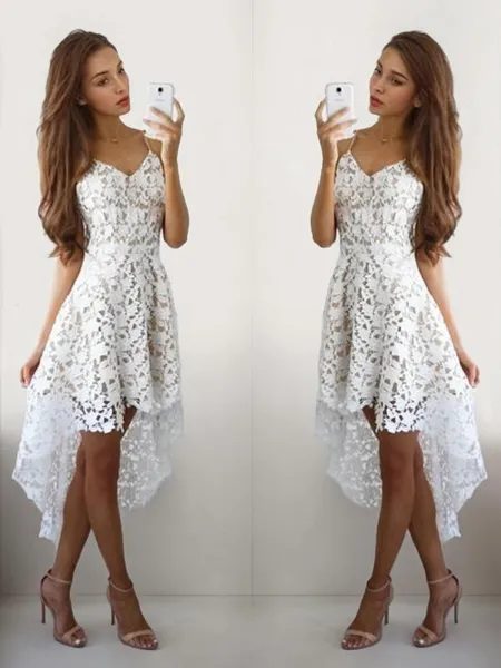 A-Line/Princess V-neck Short/Mini Lace Homecoming Dress