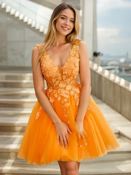 Ball-Gown V-neck Appliques Lace Short/Mini Tulle Homecoming Dress
