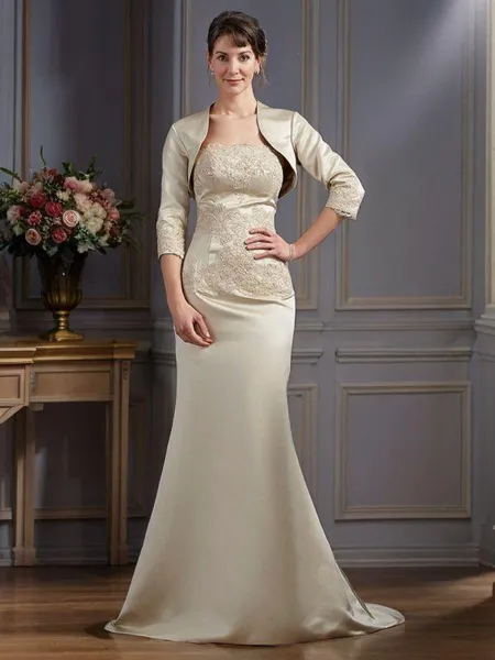 Trumpet/Mermaid Strapless Sweep Train Satin Mother of the Bride Dresses With Appliques Lace