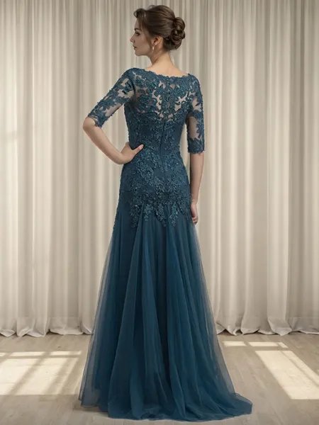 Sheath V-neck 1/2 Sleeves...