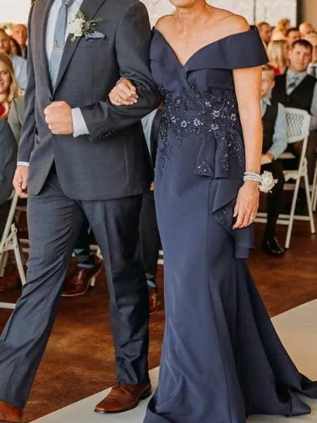 Sheath V-neck Appliques...